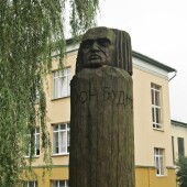 efe8d3433e7cbe956491574a74e11eff