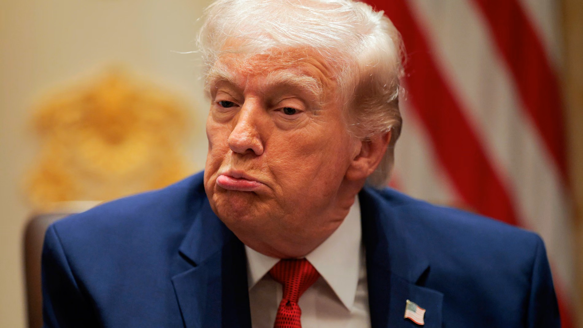 Телепортация, инопланетяне и газировка от рака — не только Трамп сходит с ума, его чиновники тоже - Такое кино